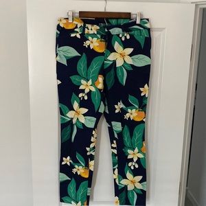 Old navy women’s capri pants, size 8.